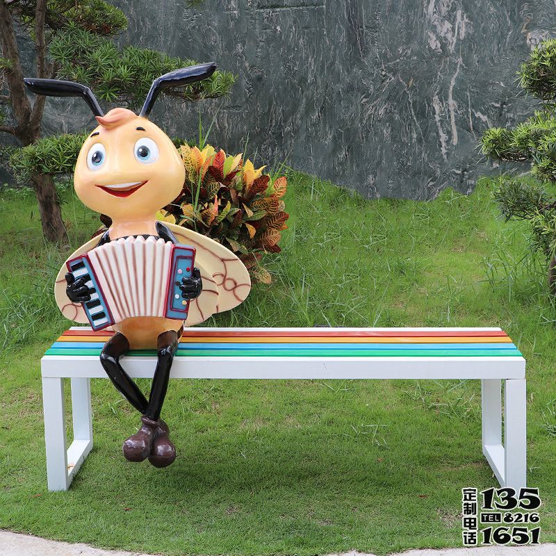 戶(hù)外草坪玻璃鋼仿真動(dòng)物蜜蜂雕塑