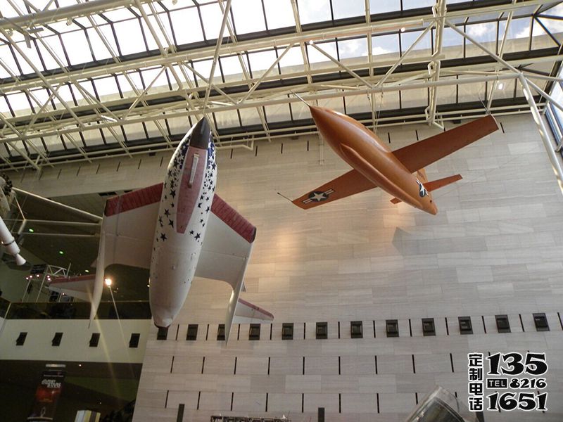 商場玻璃鋼大型仿真飛機(jī)模型飛機(jī)雕塑 商場玻璃鋼大型仿真飛機(jī)模型飛機(jī)雕塑